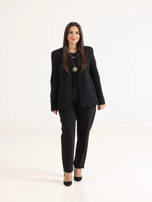 Oversized Chic Blazer Black - حرّة